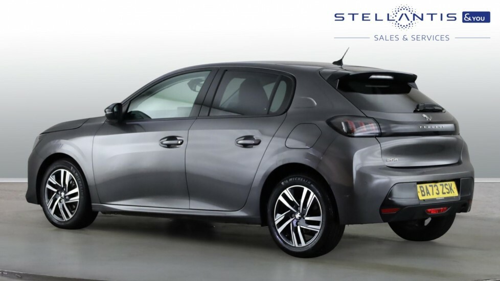 Peugeot 208 1.2 Puretech Allure Premium Hatchback  #3