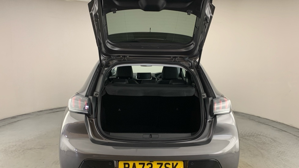 Peugeot 208 1.2 Puretech Allure Premium Hatchback  #5