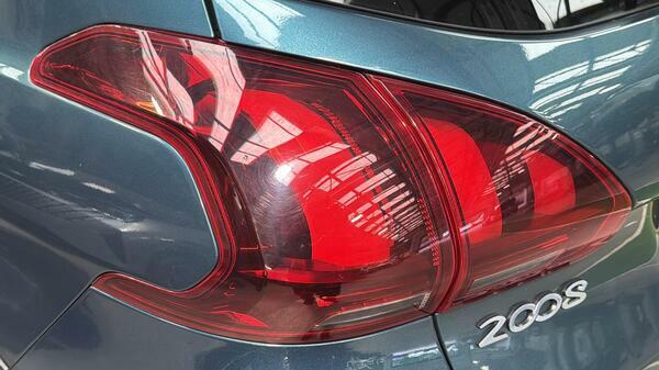 Peugeot 2008 1.2 Puretech Allure Suv Eat Euro 6 Ss #5