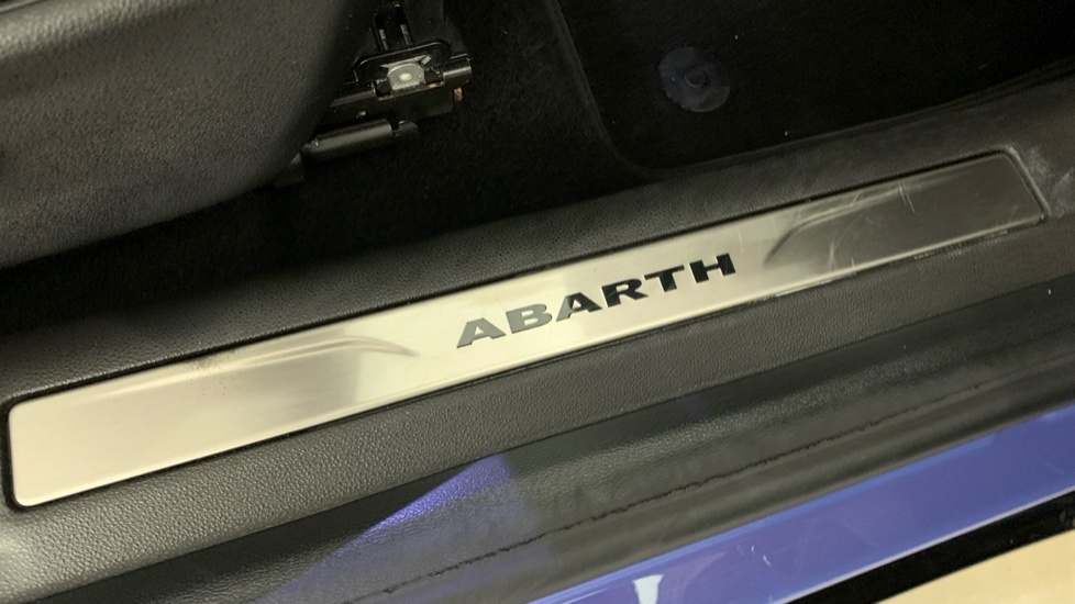 Abarth 600e 207Kw Scorpionissima 54Kwh Purple #58
