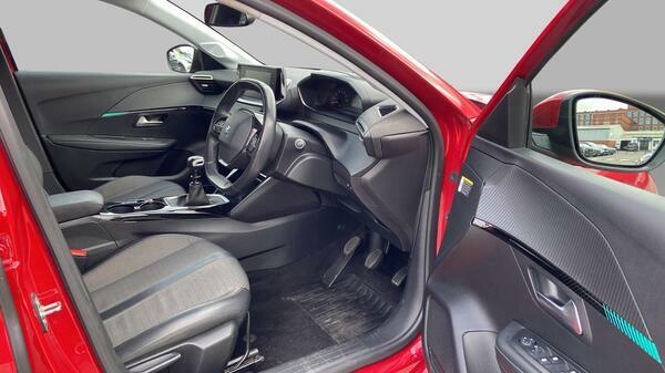 Peugeot 208 Hatchback #31