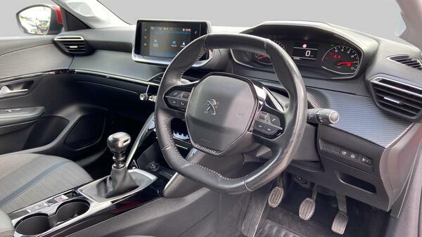Peugeot 208 Hatchback #32