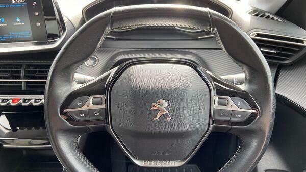 Peugeot 208 Hatchback #19