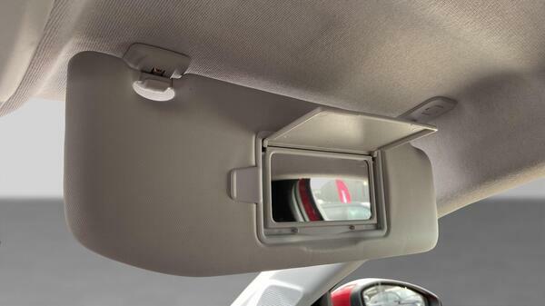 Peugeot 208 Hatchback #33