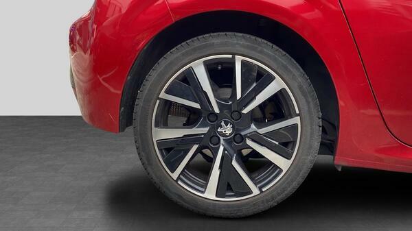 Peugeot 208 Hatchback #13