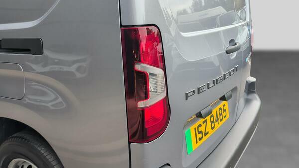 Peugeot E-Partner 750 52Kwh Professional Long Panel Van 6Dr #5