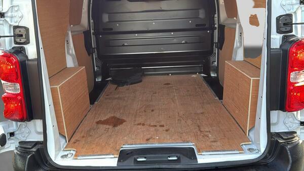 Peugeot E-Expert E 1000 75Kwh Professional Standard Panel Van White #33
