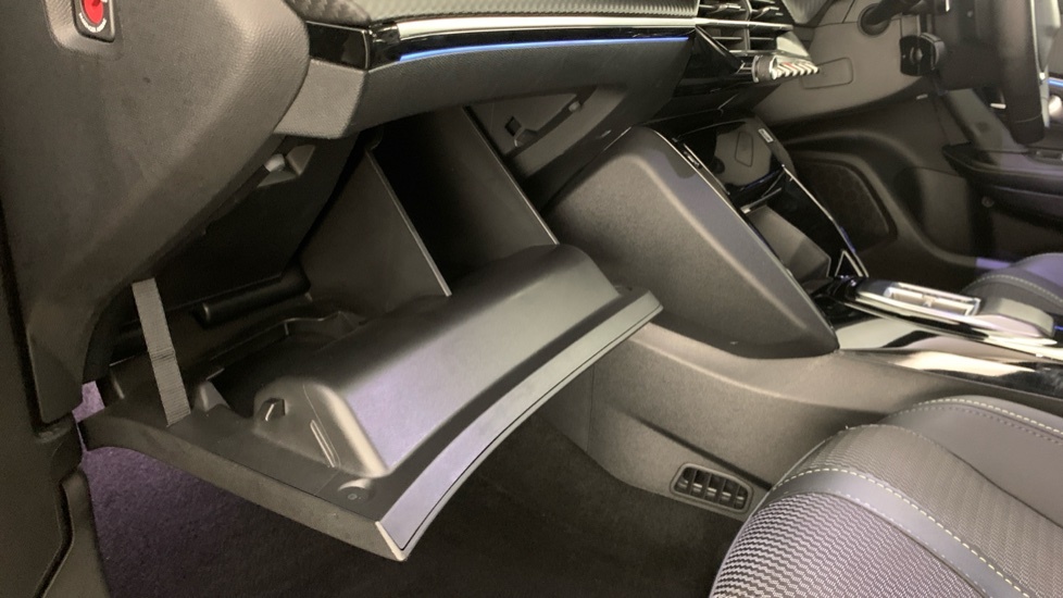 Peugeot 2008 1.2 Puretech Active Grey #43