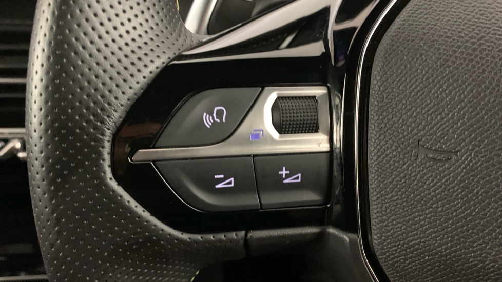 Peugeot 2008 1.2 Puretech Active Grey #18