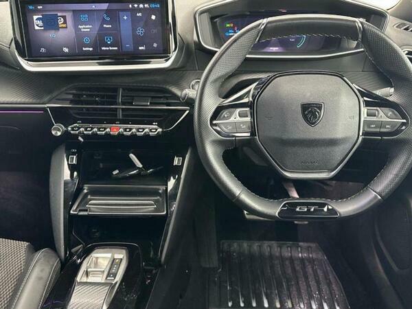 Peugeot e-2008 54Kwh Gt 11Kw Charger #3