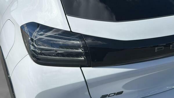 Peugeot 208 1.2 Gt Premium Hatchback Hybrid E-dsc6  #5