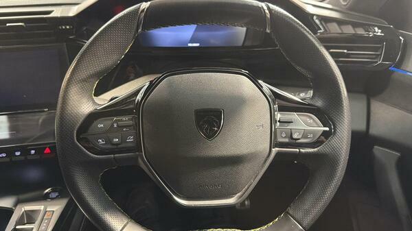 Peugeot 308 1.2 Puretech Active Premium Hatchback E #19