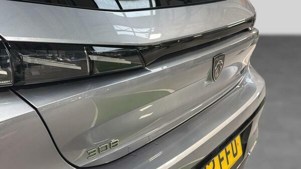 Peugeot 308 1.2 Puretech Active Premium Hatchback E #46