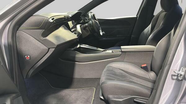 Peugeot 308 1.2 Puretech Active Premium Hatchback E #31
