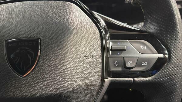 Peugeot 308 1.2 Puretech Active Premium Hatchback E #21