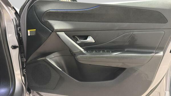 Peugeot 308 1.2 Puretech Active Premium Hatchback E #37