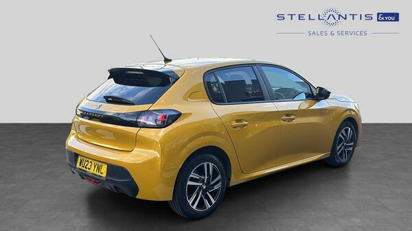 Peugeot 208 1.2 Puretech Active Premium Hatchback  #3