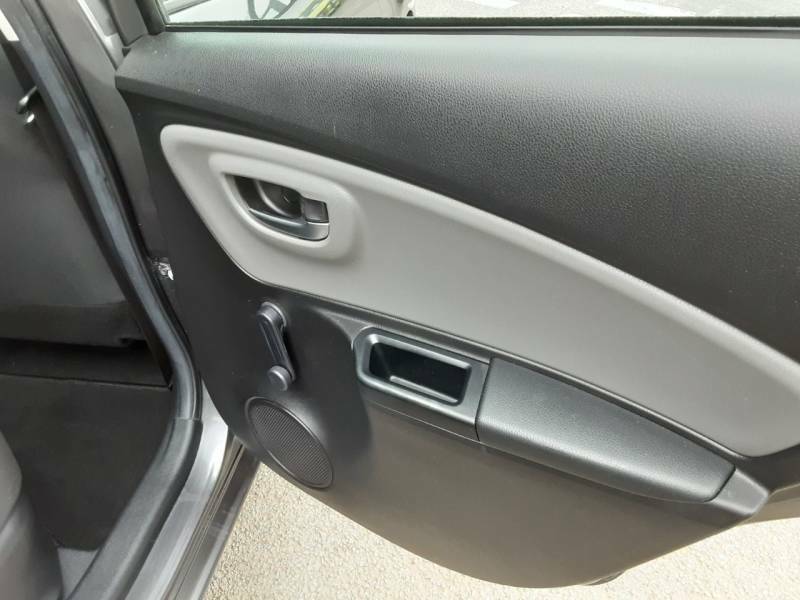 Toyota Yaris 1.5 Vvt-h Icon Tech E-cvt Silver #24