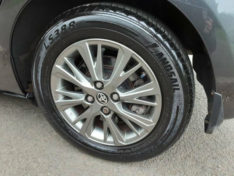 Toyota Yaris 1.5 Vvt-h Icon Tech E-cvt Silver #33