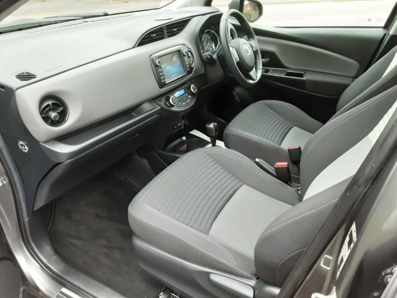 Toyota Yaris 1.5 Vvt-h Icon Tech E-cvt Silver #36