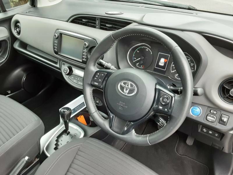 Toyota Yaris 1.5 Vvt-h Icon Tech E-cvt Silver #19