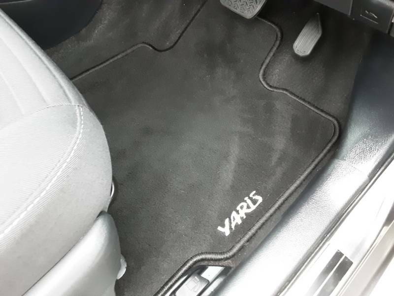 Toyota Yaris 1.5 Vvt-h Icon Tech E-cvt Silver #16