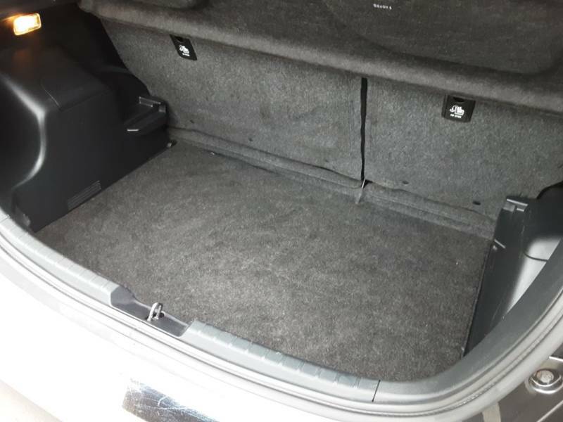 Toyota Yaris 1.5 Vvt-h Icon Tech E-cvt Silver #29