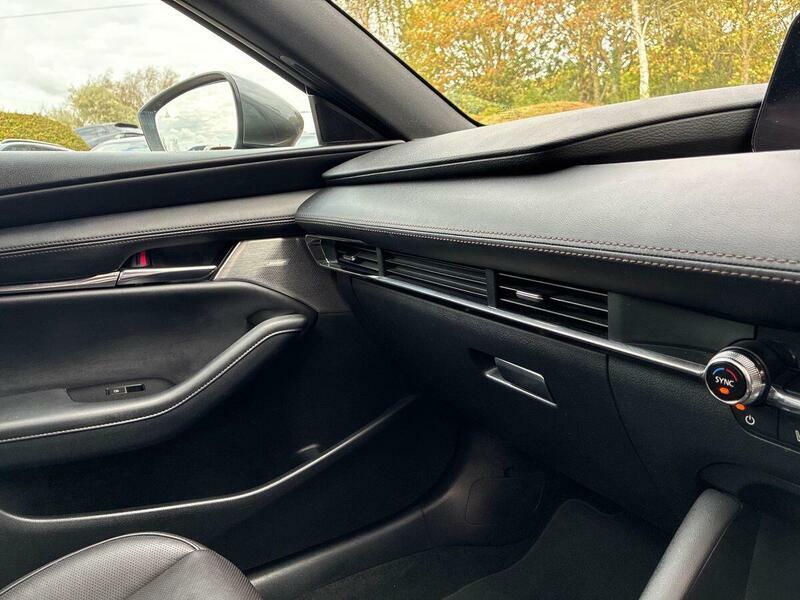 Mazda 3 2.0 E-skyactiv-x Mhev Takumi Hatchback Red #28
