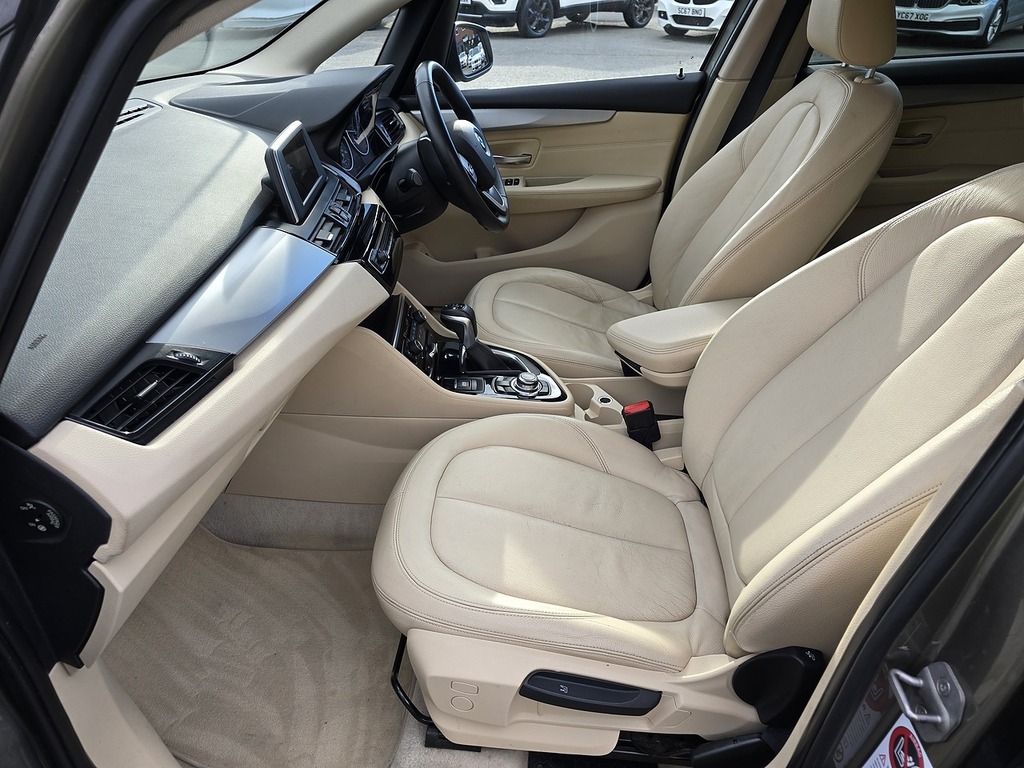 BMW 2 Series Active Tourer 218D Se Silver #4