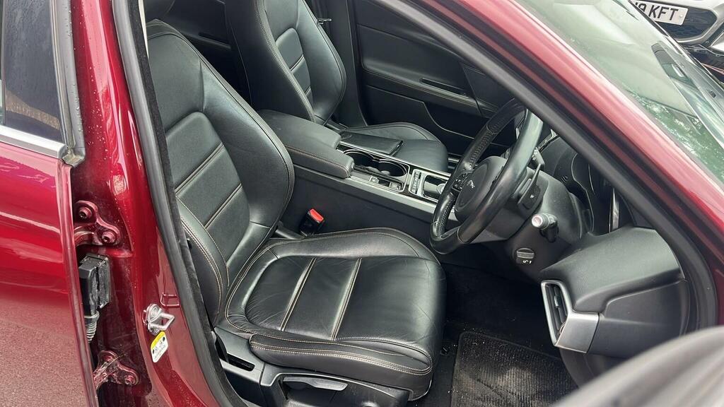 Jaguar XE 2.0D Prestige Euro 6 Ss Red #3