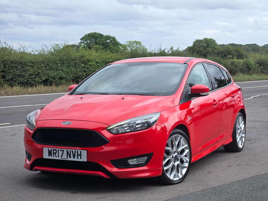 Ford Focus St-line Red