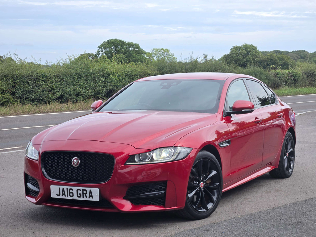 Jaguar XF R-sport D Red