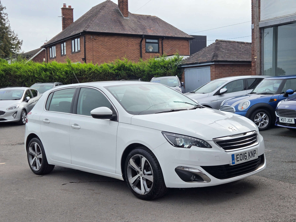Peugeot 308 Hatchback Red #9