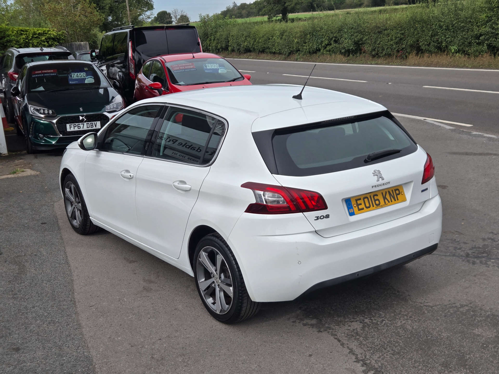 Peugeot 308 Hatchback Red #14