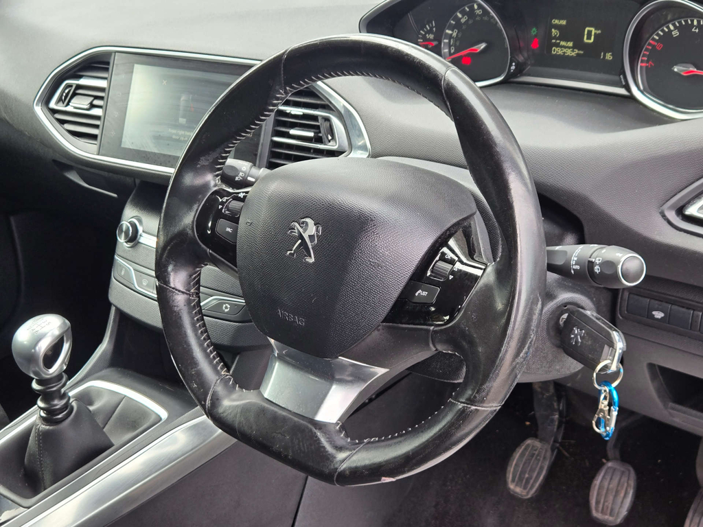 Peugeot 308 Hatchback Red #18
