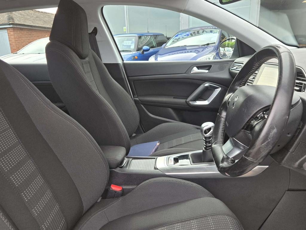 Peugeot 308 Hatchback Red #20