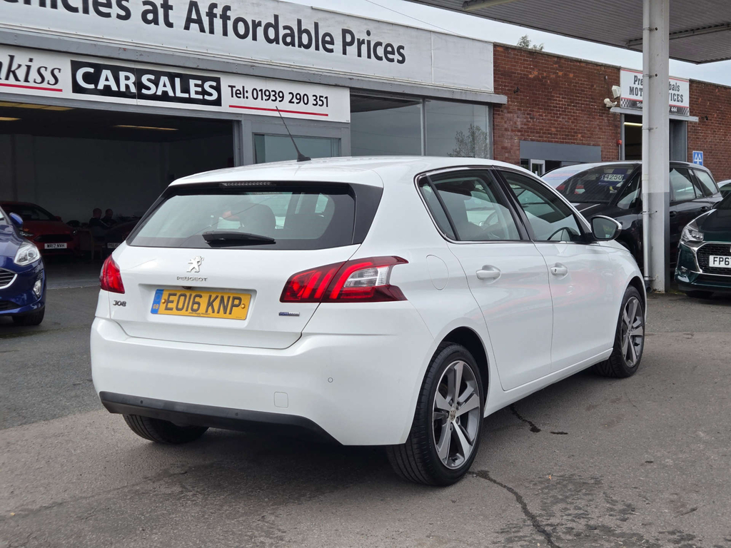 Peugeot 308 Hatchback Red #7