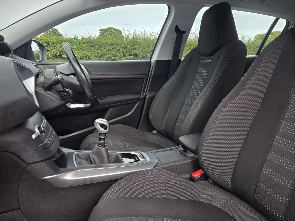 Peugeot 308 Hatchback Red #31