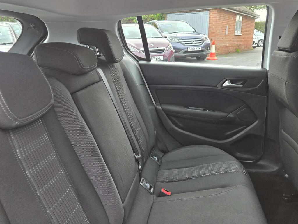 Peugeot 308 Hatchback Red #25