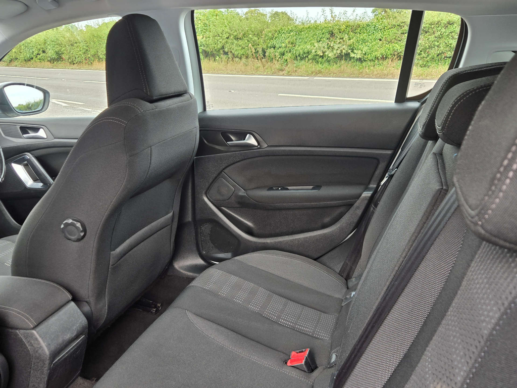 Peugeot 308 Hatchback Red #26