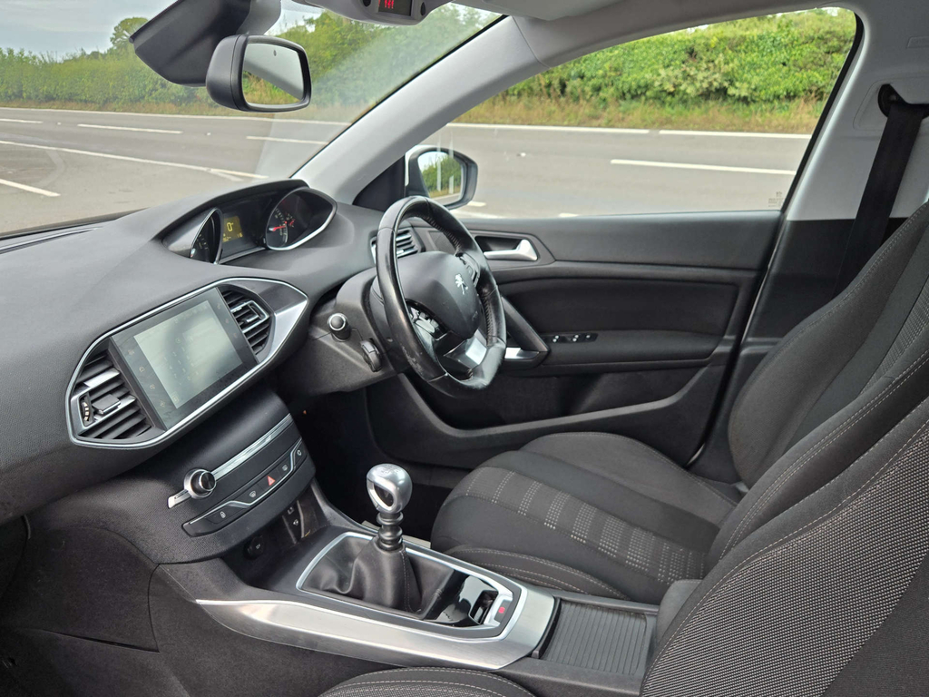 Peugeot 308 Hatchback Red #30