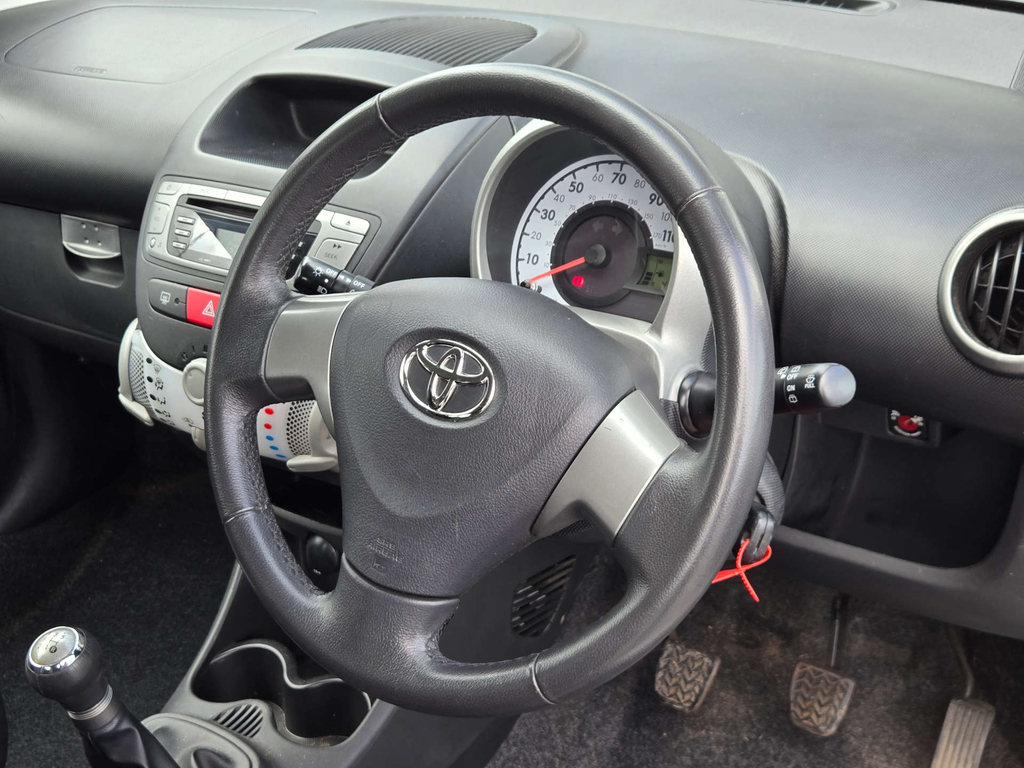 Toyota Aygo  White #16