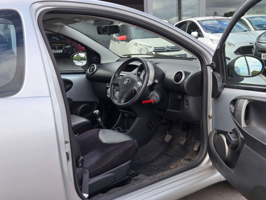 Toyota Aygo  White #15