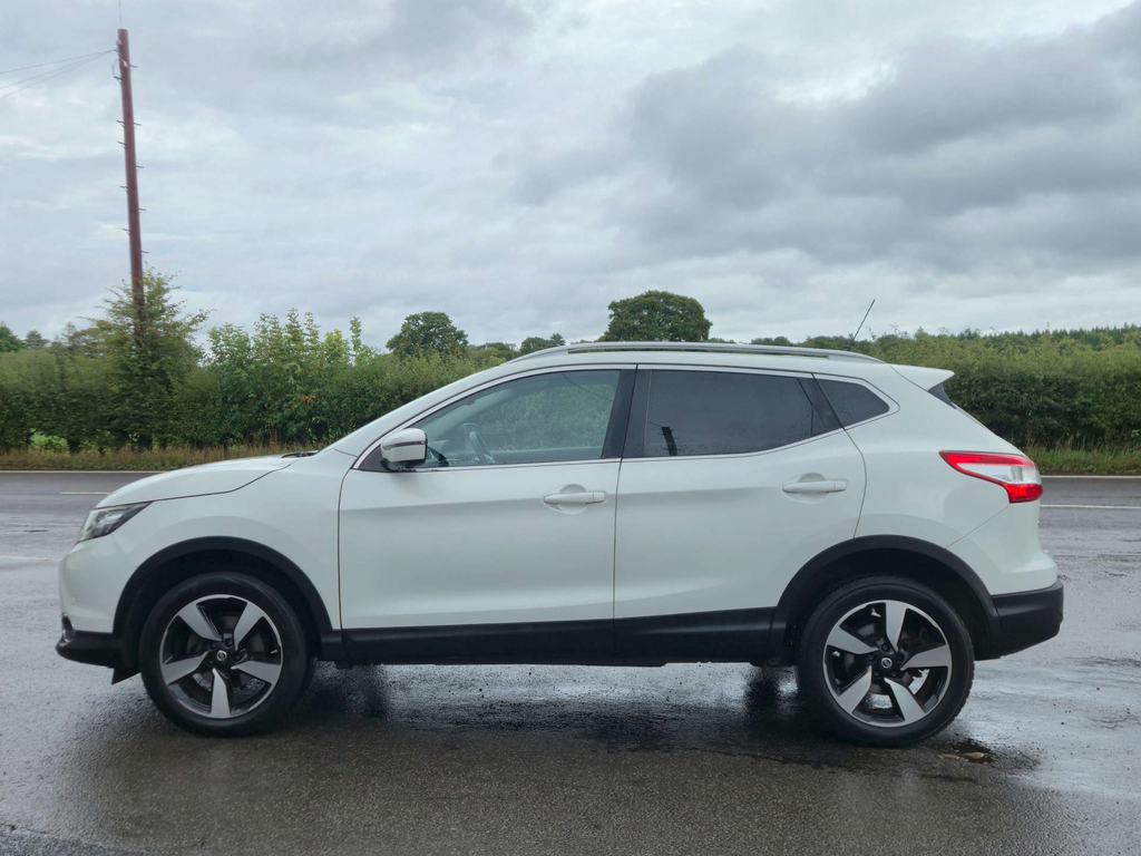 Nissan Qashqai N-connecta Dci White #2