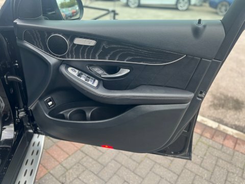 Mercedes-Benz GLC Class Glc 300 Amg Line E 4Matic Black #26