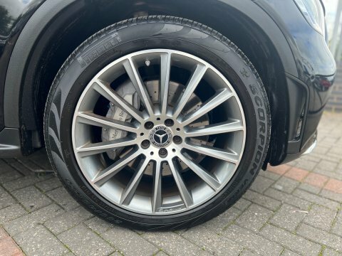 Mercedes-Benz GLC Class Glc 300 Amg Line E 4Matic Black #17
