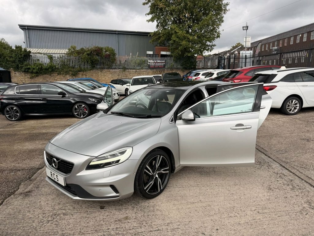 Volvo V40 D2 R-design Pro White #21