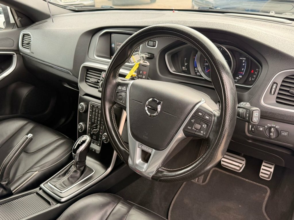 Volvo V40 1.5L R-design Edition Silver #6
