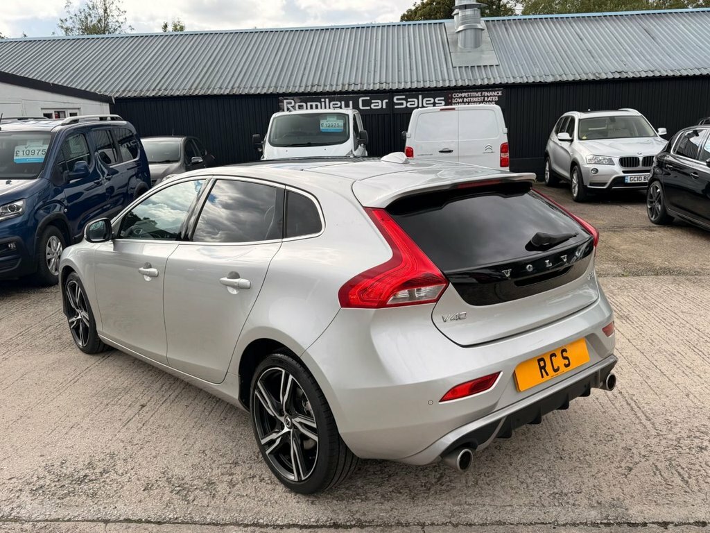Volvo V40 1.5L R-design Edition Silver #4