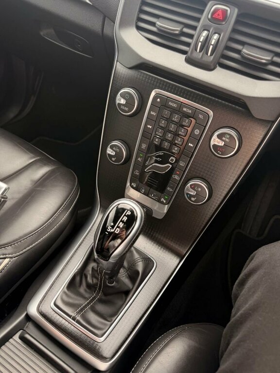Volvo V40 D2 R-design Pro White #8